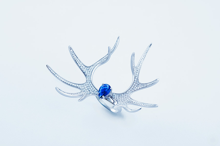 Deer-Luna-blue-ring